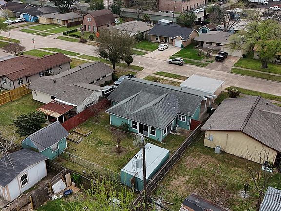 4th image of 3717 Newton Dr