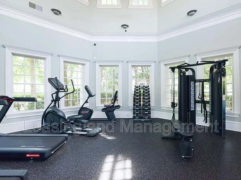 1035 Telfair Way — Photo 32