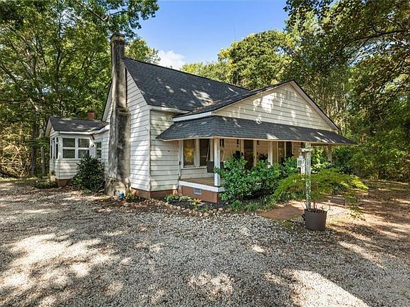 4th image of 85 Andrew Rd
