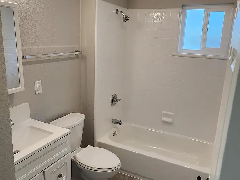 7331 Alexander St #3 — Photo 4