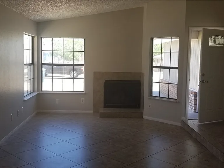 7329 Lattimore Dr — Photo 20