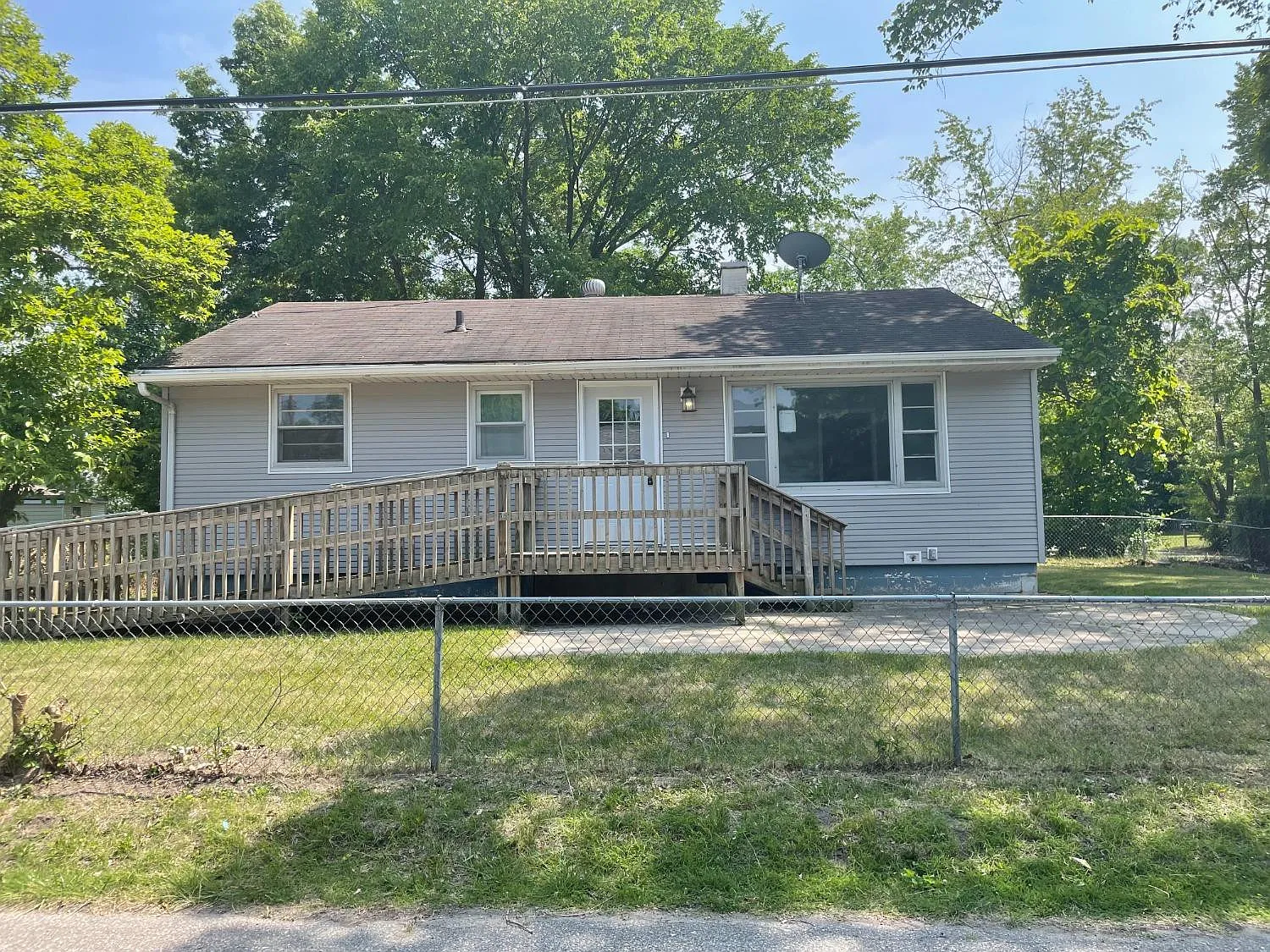 441 Pleasant Ave photo 1