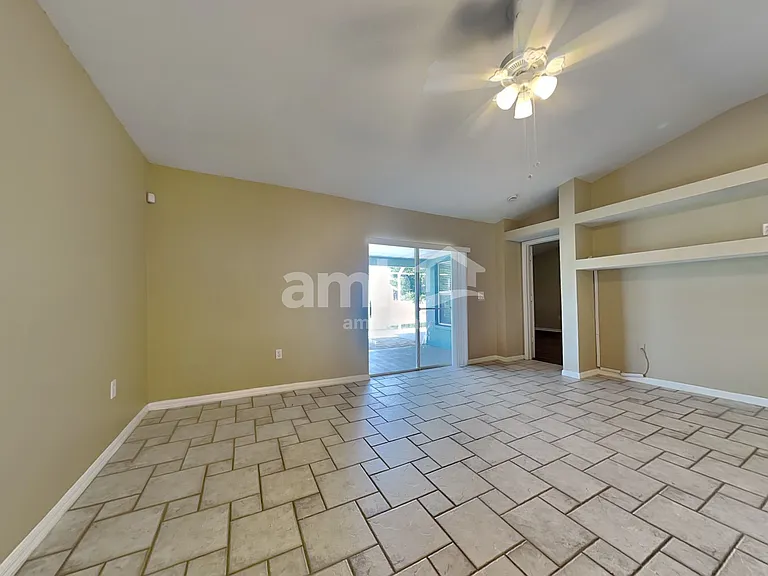 10419 Salisbury St — Photo 7