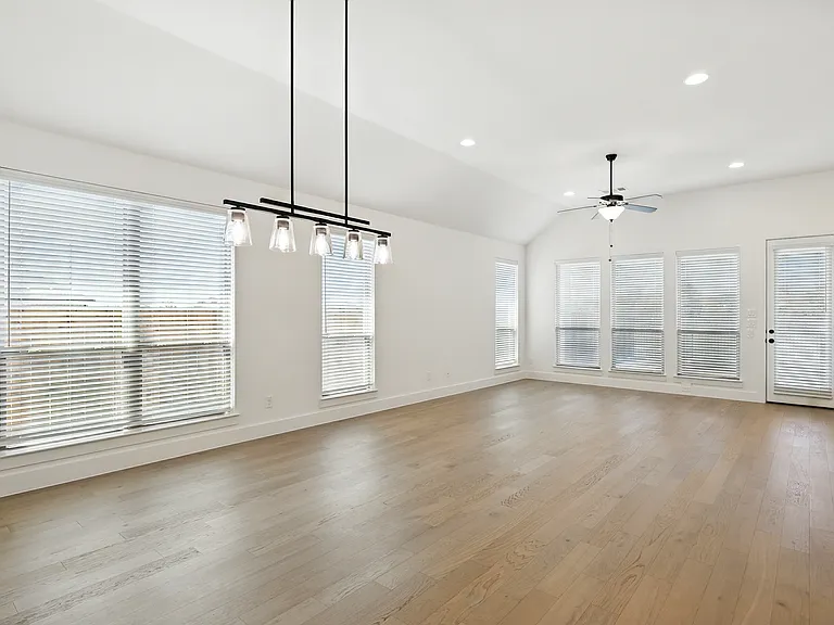 11621 Wulstone Rd — Photo 10
