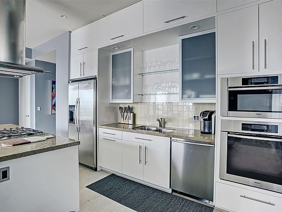 4th image of 1600 Post Oak Blvd Unit 1403
