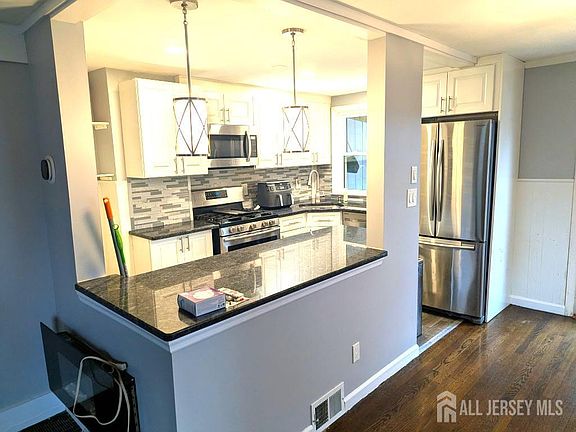 2nd image of 651 Crescent Dr