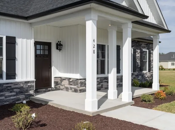 428 Peterson Ln, Waynesboro, VA 22980