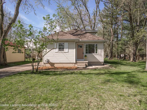 1914 Ferrol St, Lansing, MI 48910