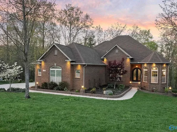 52 Bluff View Dr SE, Huntsville, AL 35803