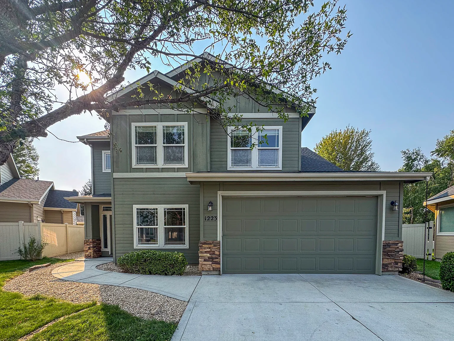 3 bed, 2036 sqft, $2,850 — Photo 1