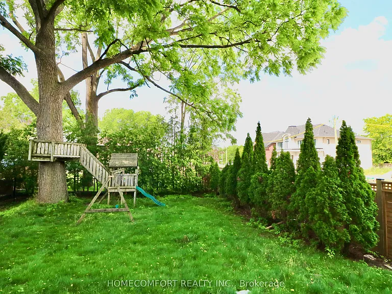 12 Banbury Ct — Photo 41