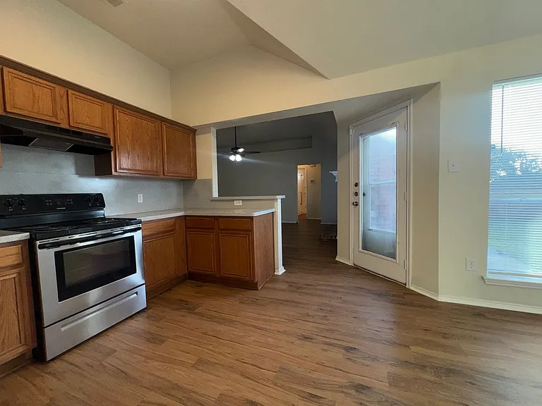 1016 Glenhaven Dr — Photo 25
