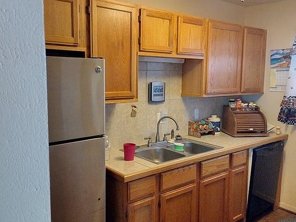 3rd image of 3006 S Wyoming Ave