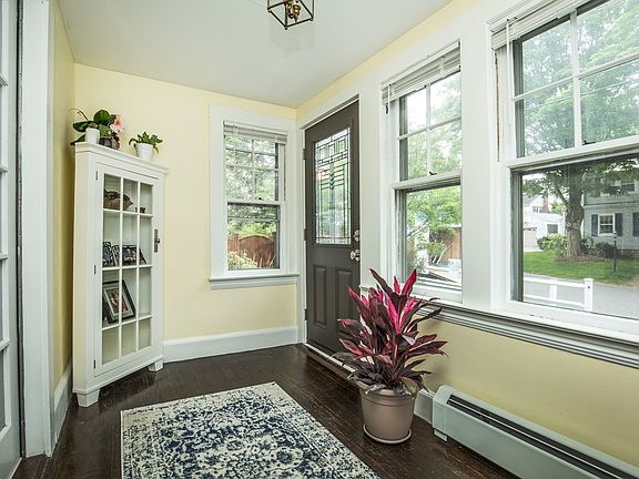 5th image of 64 Woodmont Ave