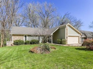 8016 N London Dr, Kansas City, MO 64151