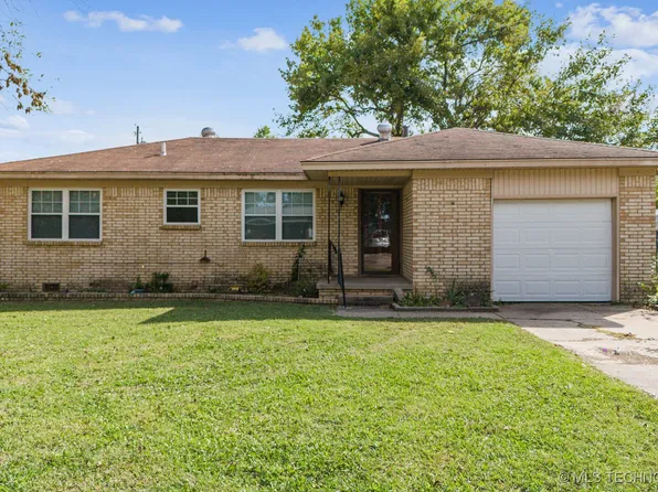 715 W 4th St, Skiatook, OK 74070