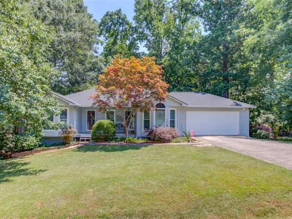 282 Clover Dr, Auburn, GA 30011