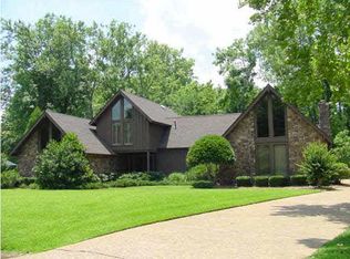 111 Olympia Flds, Jackson, MS 39211