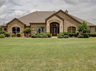 150 Kelly Dr, Waxahachie, TX 75167