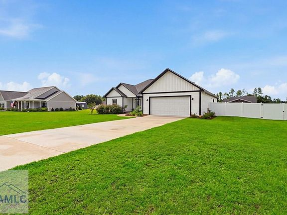3rd image of 435 Caleb Cir