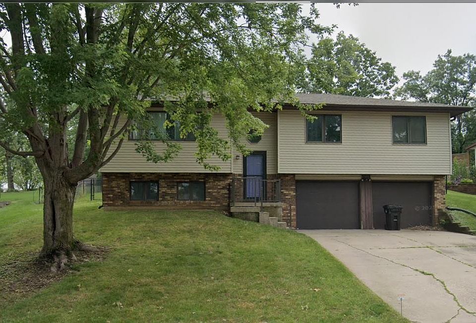 2nd image of 2042 N Ridge Dr