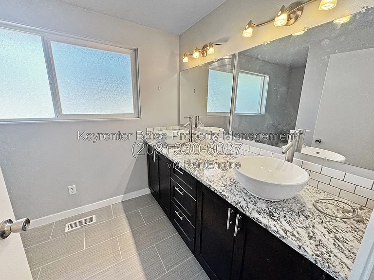 5603 W Centerbrook Dr — Photo 13