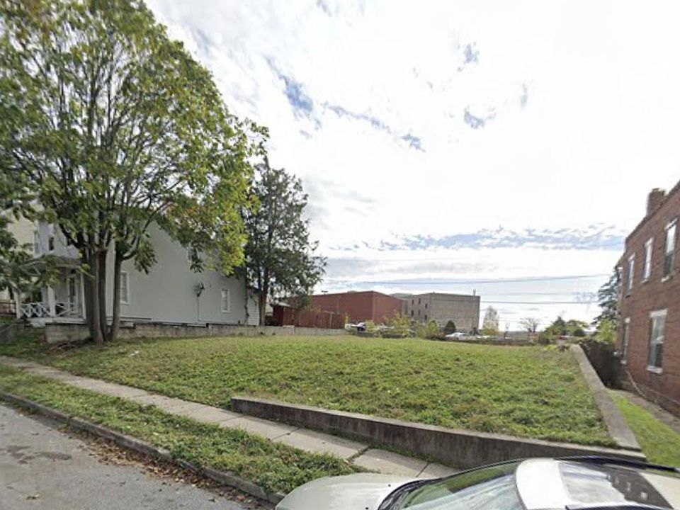 2nd image of 1817 Rudy Rd