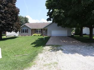 309 Arbor Vitae Dr, Metamora, IL 61548
