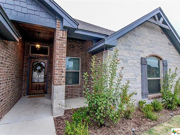 2nd image of 2601 Crystal Ann Dr