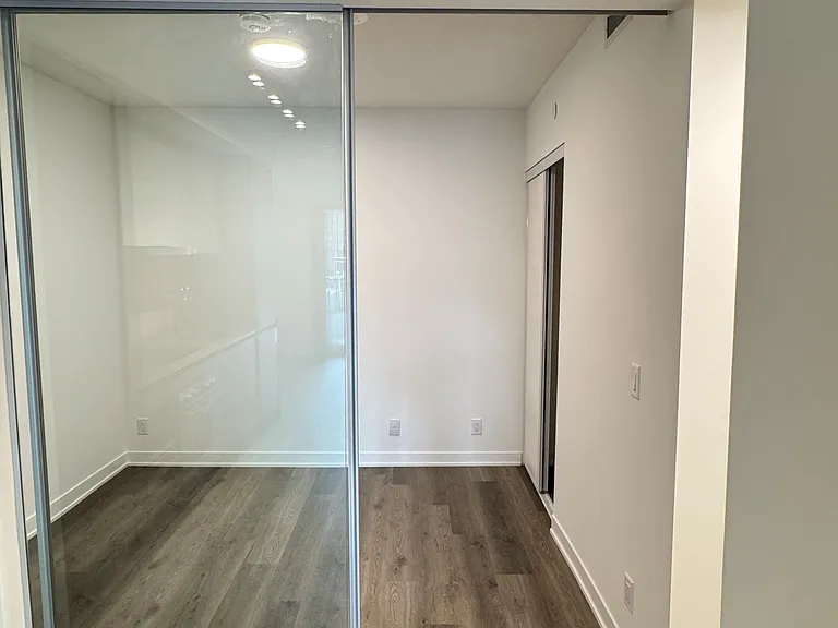 180 Front St E #803 — Photo 5