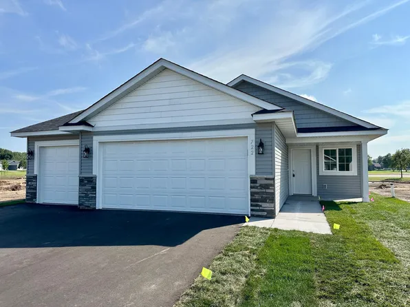 722 Cherrywood Ln NE, Isanti, MN 55040