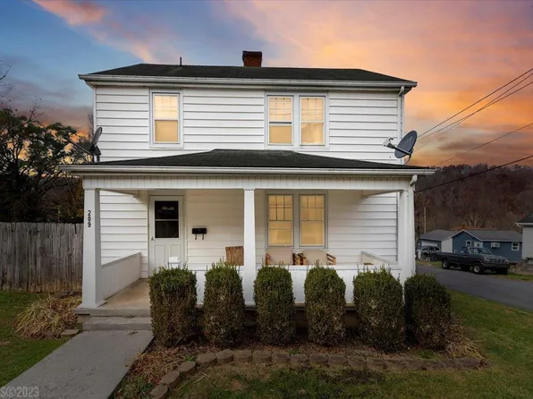 209 Wolf St, Narrows, VA 24124