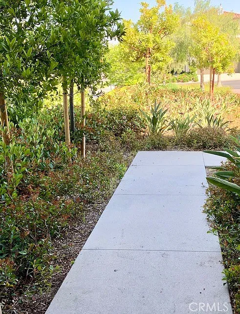 4 bed, 2568 sqft, $6,000 — Photo 3