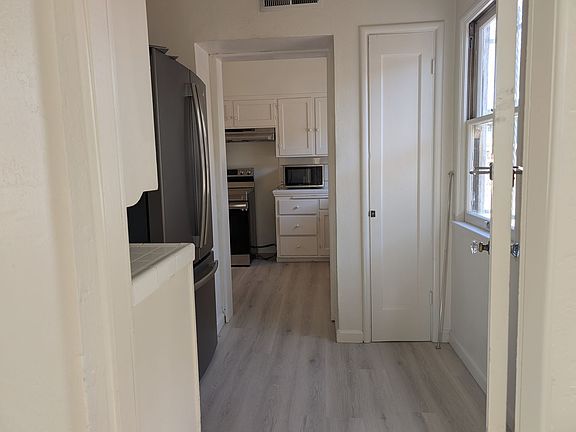 4th image of 650 E Harvard Ave