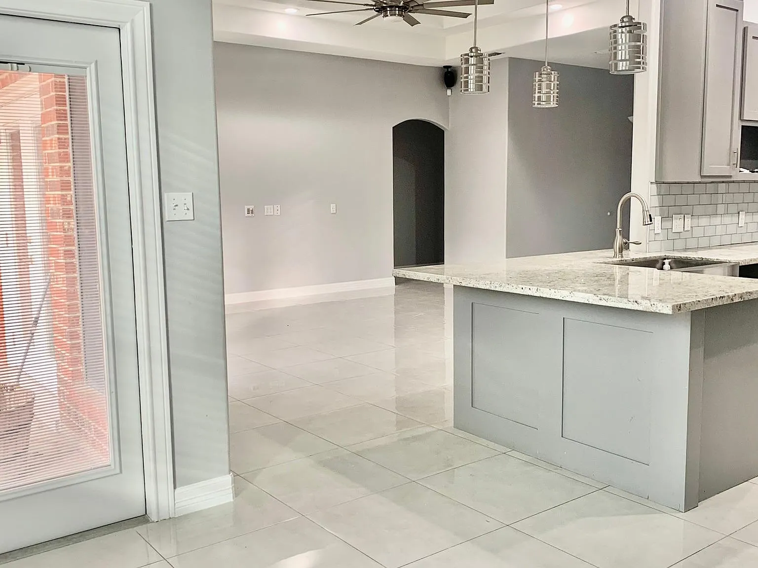 3 bed, 2.5 bath, 1729 sqft, $2,500 — Photo 4