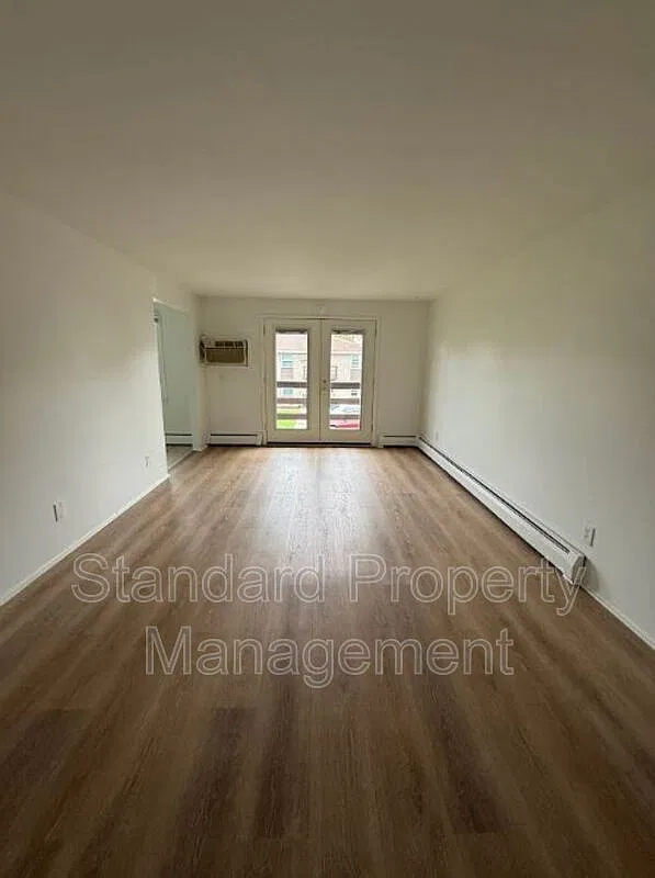 1 bed, 1.0 bath, $1,050 — Photo 4