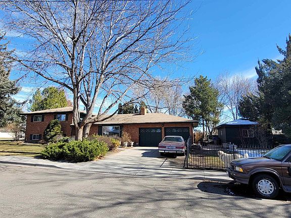4th image of 2152 Hillcrest Ln