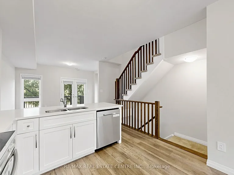 720 Grey St S #55 — Photo 13