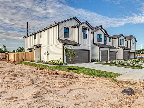 2nd image of 27962 Western Creek Ct