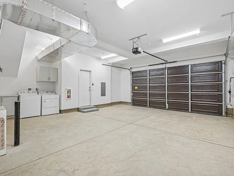 Altitude Apartments — Photo 35