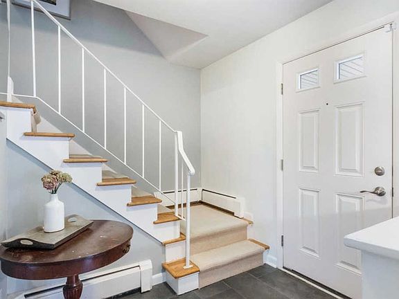 2nd image of 1365 Kuehnle St