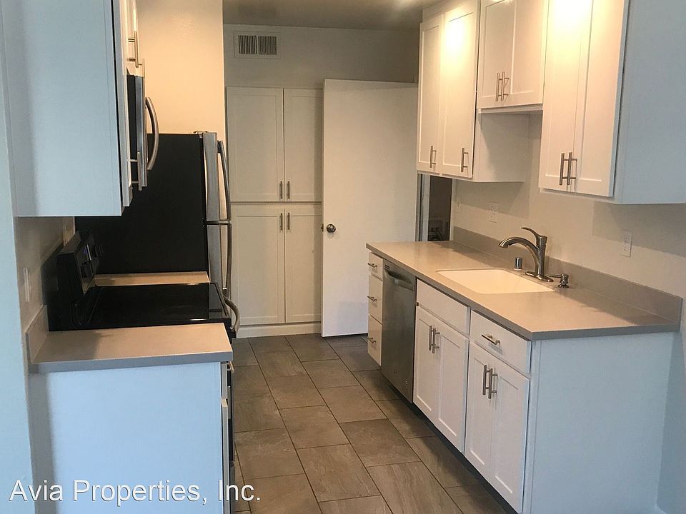 1st image of 817 2nd Ln