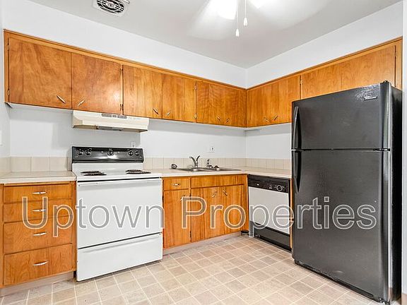 5th image of 1420 SW Bertha Blvd #C1