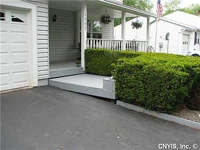 2nd image of 4983 Dahlia Cir