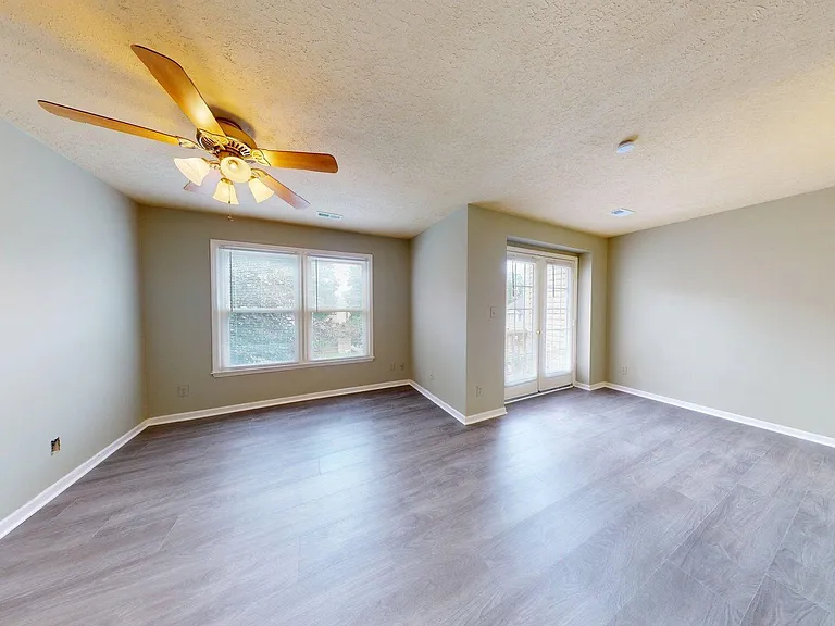 6008 Chestnut Hollow Ct — Photo 15