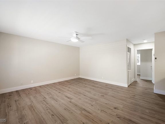 4th image of 4300 N Lamont St APT 270