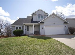 7301 Southern Oak Pl, Madison, WI 53719