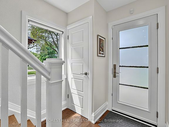 3rd image of 87 Thursfield Cres