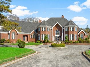 290 Central Dr, Briarcliff Manor, NY 10510