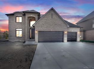 37560 Josephine Dr, Sterling Heights, MI 48312